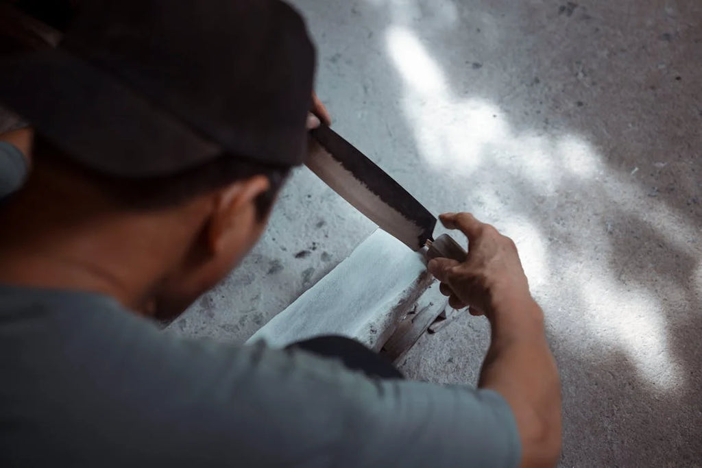 18 Weird Ways to Sharpen Knives